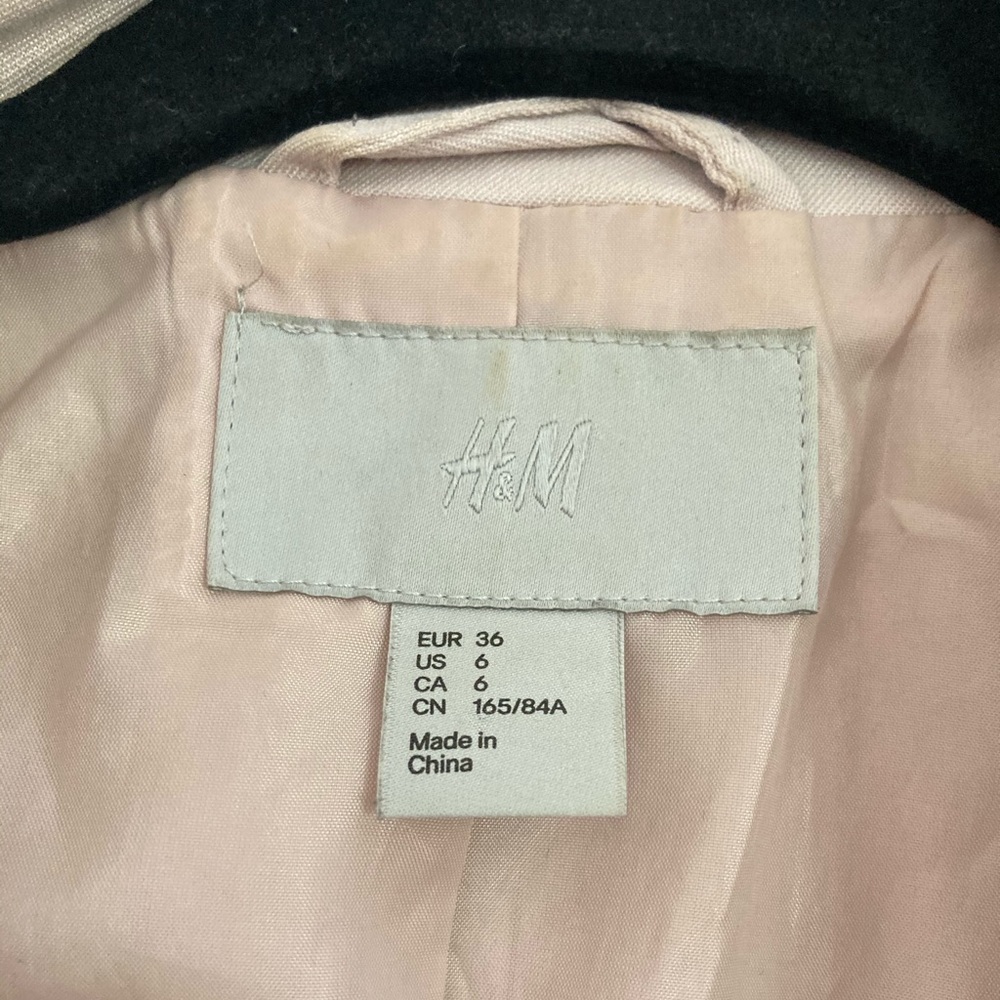 H&M Ruffle Satin Blazer! - Picture 3 of 7